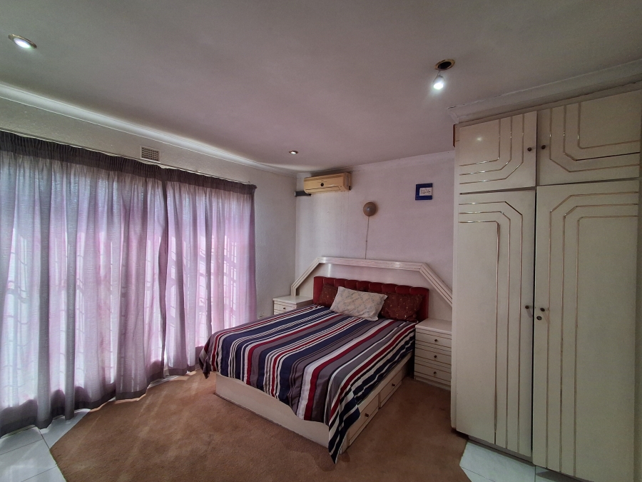 5 Bedroom Property for Sale in Manzil Park North West